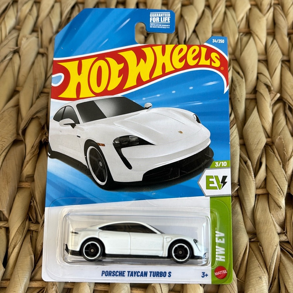 White Porsche Taycan Turbo S EV Car Electric Vehicle Hot Wheels Hotwheels 2026 🆕